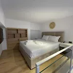 Duplex Lungomare Влёра