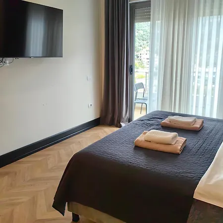 Duplex Lungomare Avlonya